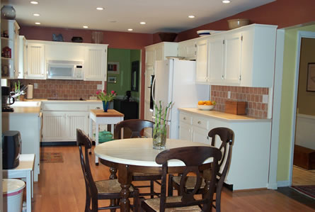 Gorgeous eat in kitchen
